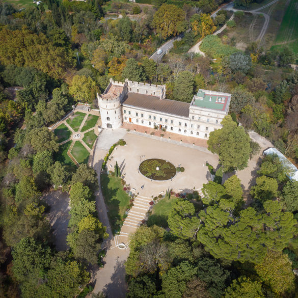 Sotheby's-Chateau de Barbegal vue aérienne par drone
